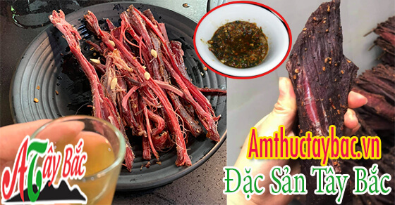 Thịt trâu gác bếp ăn cùng chấm chéo