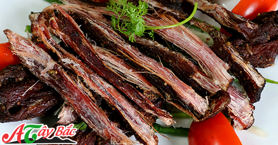 Thịt trâu gác bếp Sơn La mang đậm hương vị núi rừng Tây Bắc