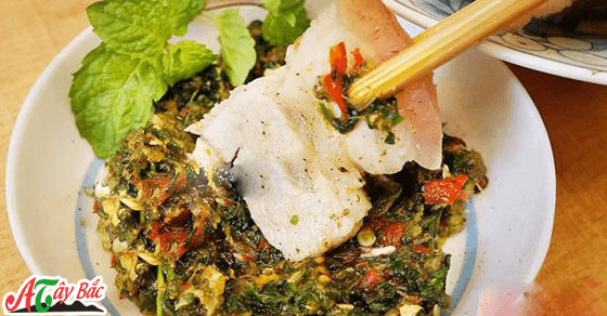 Chẩm chéo chấm vơi thịt lợn bản sẽ hết vị ngậy của mỡ lợn