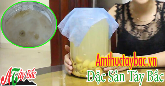 Thường xuyên vớt bỏ lớp màng dấm trên bề mặt giúp dấm thơm ngon hơn