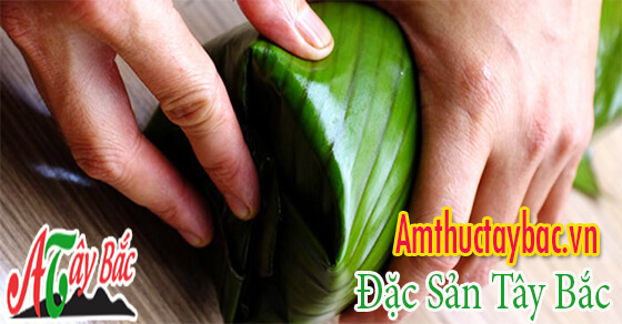 Khi tẩm ướp đầy đủ gia vi gói vào lá chuối