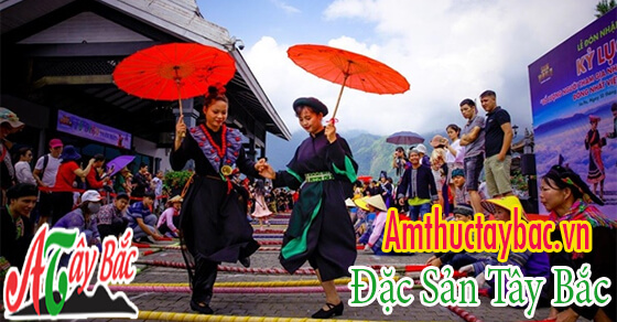 Các lễ hội thường sử dụng trang phục truyền thống Các lễ hội thường sử dụng trang phục truyền thống