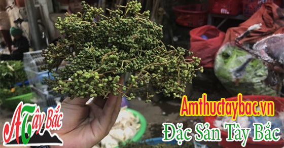 Mắc khén tươi có màu xanh mướt