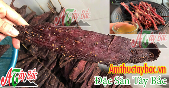 Miếng thịt bò gác bếp có màu đặc trưng