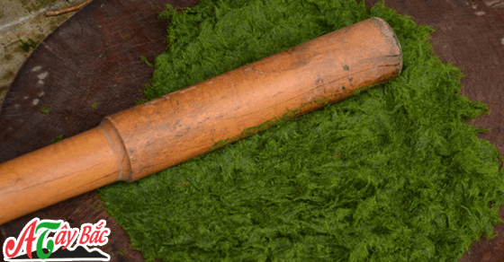 Rửa xong và đập rêu đá cho mền để nấu