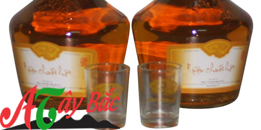 Rượu được ngâm bằng chuôi hột rất bắt mắt