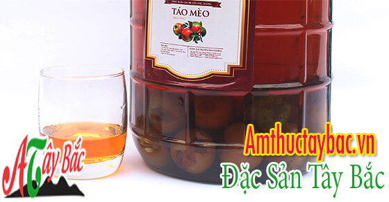 Sản phẩm rượu ngâm táo mèo được bán ở cửa hàng Ẩm Thực Tây Bắc Sản phẩm rượu ngâm táo mèo được bán ở cửa hàng Ẩm Thực Tây Bắc