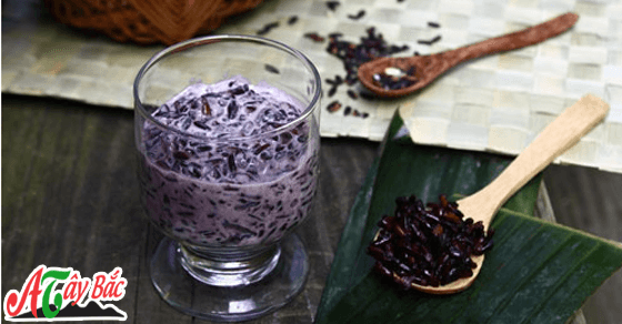 Cốc sữa chua nếp cẩm làm bằng gạo nếp cẩm nương
