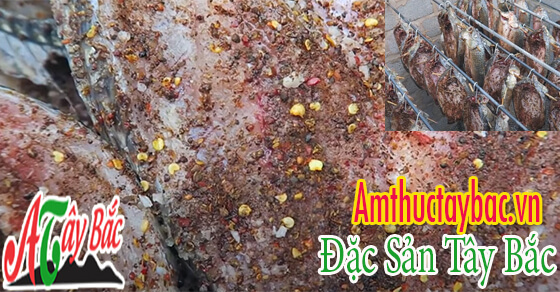 Ướp cá cùng các loại gia vị đặc trưng