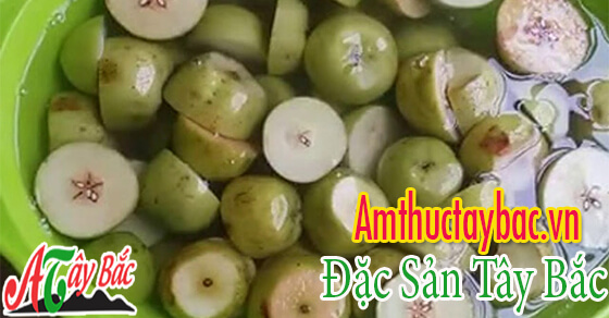 Táo mèo được rửa sạch bằng backing soda hoặc nước muối