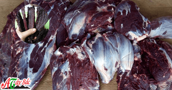 Để làm được món thịt trâu gác bếp ngon phải lựa chọn thịt bắp thăn mông của con trâu mới ngon