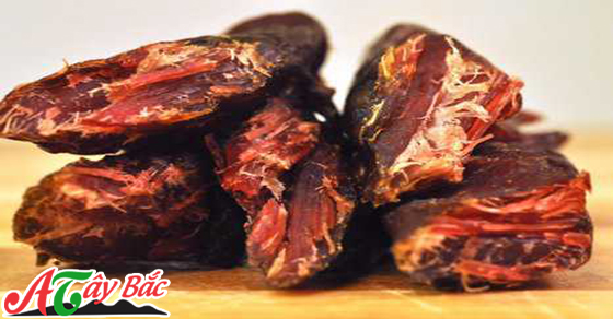 Bò khô nguyên miếng Tây Bắc lạ miệng, dai ngon mà thơm dịu