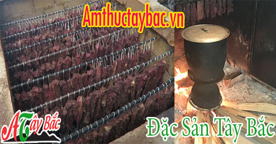 Xếp thịt lên bếp để bắt đầu quá trình làm chín