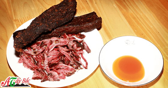 Món thịt gác bếp thơm ngon khi thưởng thức