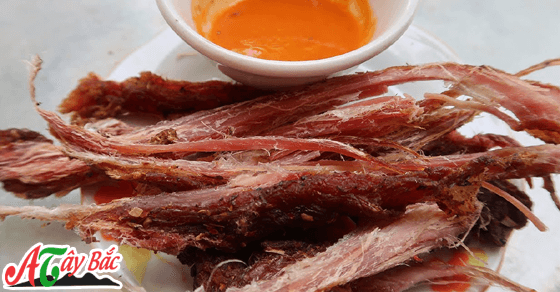 Thịt lợn gác bếp thơm ngon để làm quà biếu