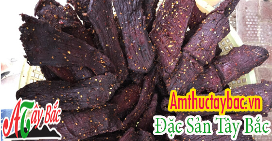 Thịt trâu gác bếp thường có màu nâu đỏ