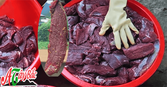 Từng miếng thịt trâu còn tươi rói sẽ giúp thành phẩm chất lượng hơn Từng miếng thịt trâu còn tươi rói sẽ giúp thành phẩm chất lượng hơn