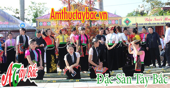 Trang phục của đồng bào người Thái duyên dáng, thướt tha Trang phục của đồng bào người Thái duyên dáng, thướt tha