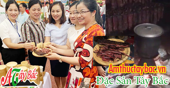 Thịt trâu gác bếp ám mùi khói nên mùi vị rất hấp dẫn Thịt trâu gác bếp ám mùi khói nên mùi vị rất hấp dẫn