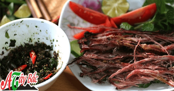Nhâm nhi thịt trâu gác bếp với chẳm chéo càng làm dậy mùi món ăn Nhâm nhi thịt trâu gác bếp với chẳm chéo càng làm dậy mùi món ăn