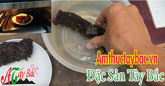 Nhúng qua miếng thịt gác bếp với nước lọc trước khi cho vào lò vi sóng