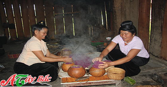 Xôi nếp nương thơm ngon bởi chính bàn tay khéo léo của dân tộc nơi đây